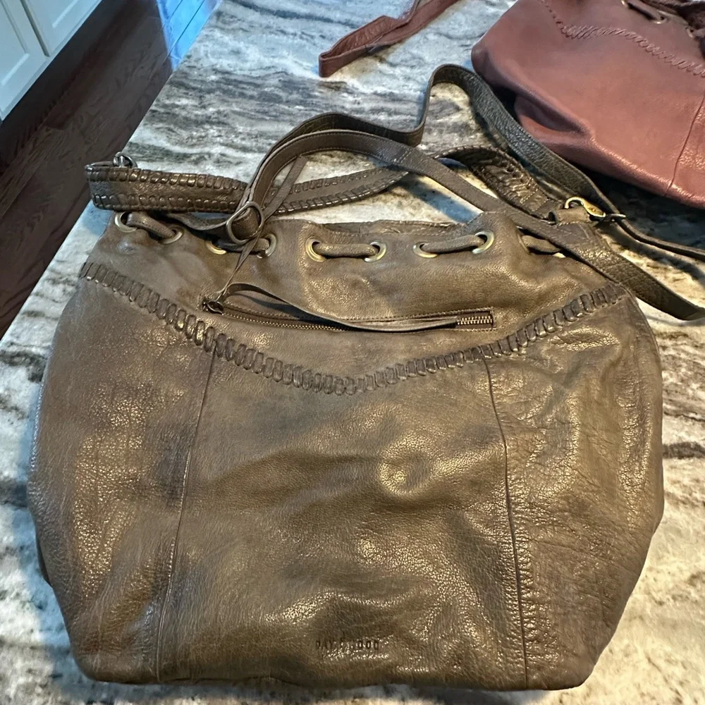 Day & Mood Stylish Olive Green and Dusty Rose Leather Handbags - Picture 4 of 16